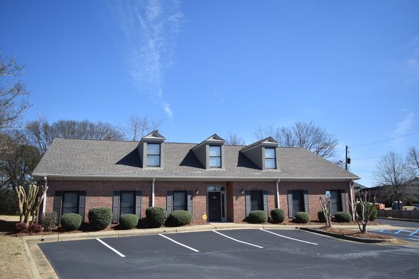5775 Carmichael Pkwy, Montgomery, AL 36117